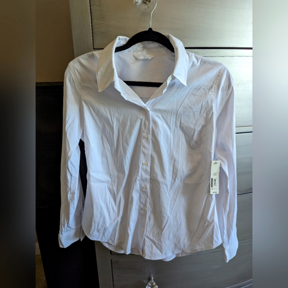 Button shirt. Women. No Boundaries. Small.